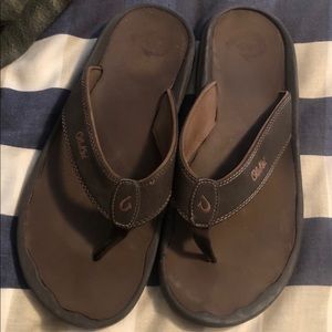 OluKai Men’s Flip Flops